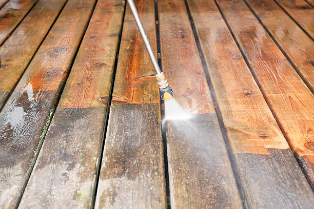 Best Deck and Patio Pressure Washing in Lanse, MI